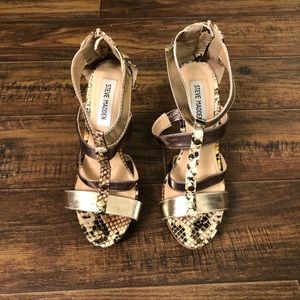 Steve Madden Platform Pumps size 6